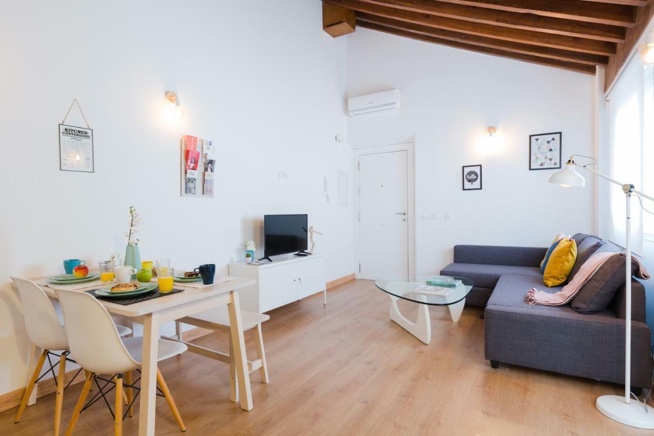 Hola Malaga Centro Appartement Buitenkant foto